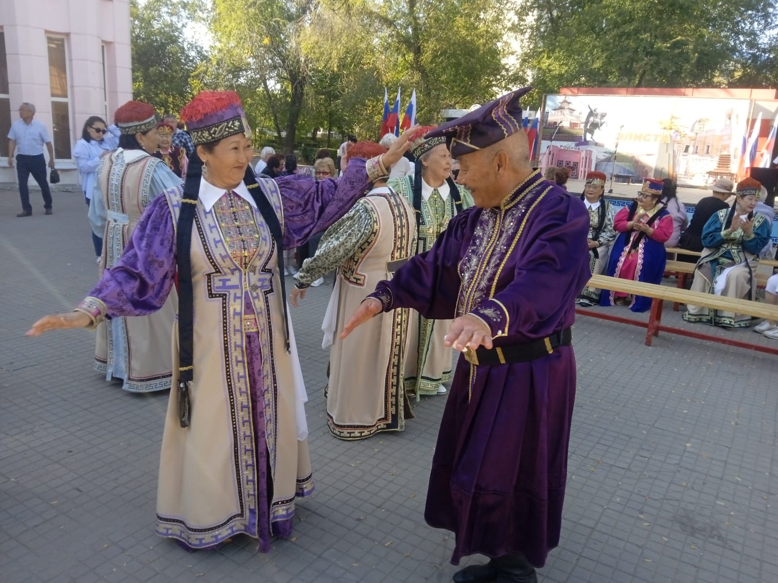 С любовью и уважением | 04.10.2023 | Новости Элисты - БезФормата